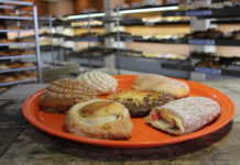 Breve guía de pan dulce mexicano, ¿los conoces todos? Charola de panes dulces