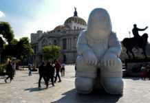FOTOS Timo, el gigante que llegó a la Alameda Central ¿Quién es Timo? En realidad, se llama Timoteo y según su inventor es un personaje de fábula.