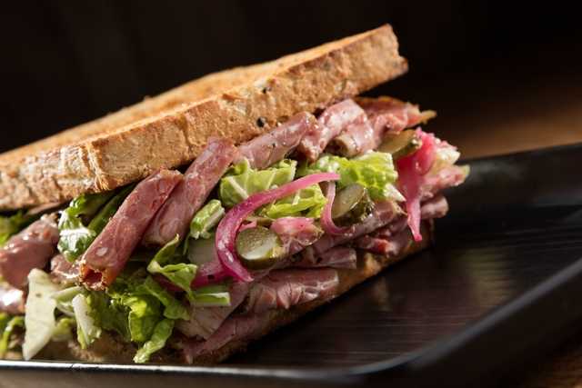 Sándwich de pastrami