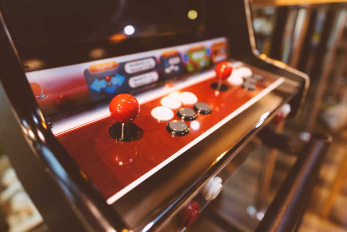 arcade-mujam-maquinitas La nueva expo del MUJAM será sobre la cultura gamer de nuestra ciudad y exhibirá maquinitas intervenidas.