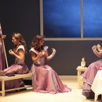 5-mujeres-usando-el-mismo-vestido