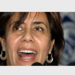 con-un-calderon-en-la-politica-basta