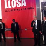 vargas-llosa-es-reconocido-con-el-premio-carlos-fuentes