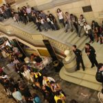 la-firma-de-autografos-en-el-metropolitan