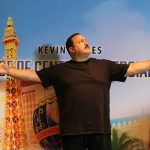 kevin-james-en-la-premier-chilanga-de-heroe-de-centro-comercial-2