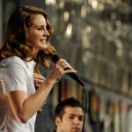 lana-del-rey-anuncia-mes-de-lanzamiento-de-su-nuevo-disco