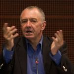 la-mision-del-capitalista-no-es-educar-sino-vender-lipovetsky