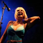 escucha-el-cover-de-sia-a-california-dreamin