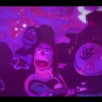 titeres-en-el-nuevo-video-de-cause-im-a-man-de-tame-impala