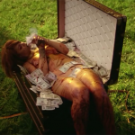rihanna-estrena-polemico-video