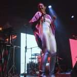 para-amanecer-bailando-la-solucion-es-bomba-estereo