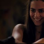 keanu-reeves-es-la-victima-en-knock-knock