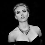 scarlett-johansson-lee-la-biblia-con-voz-sexi