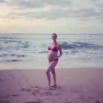 anne-hathaway-publica-foto-en-bikini-en-instagram