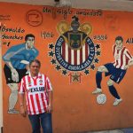 el-mayor-fan-de-las-chivas-es-chilango