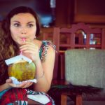 5-razones-para-entrarle-al-agua-de-coco