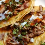 queria-suicidarse-le-invitan-unos-tacos-y-se-le-pasa