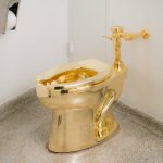 el-guggenheim-de-nueva-york-expone-inodoro-de-oro