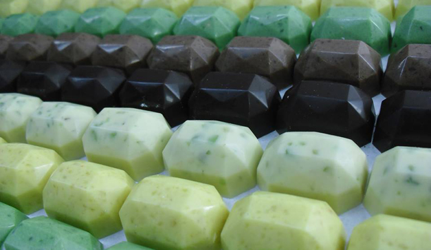 new-art-xocolatl-chocolates-con-caramelo-uva-pina-limon-fresa-y-naranja