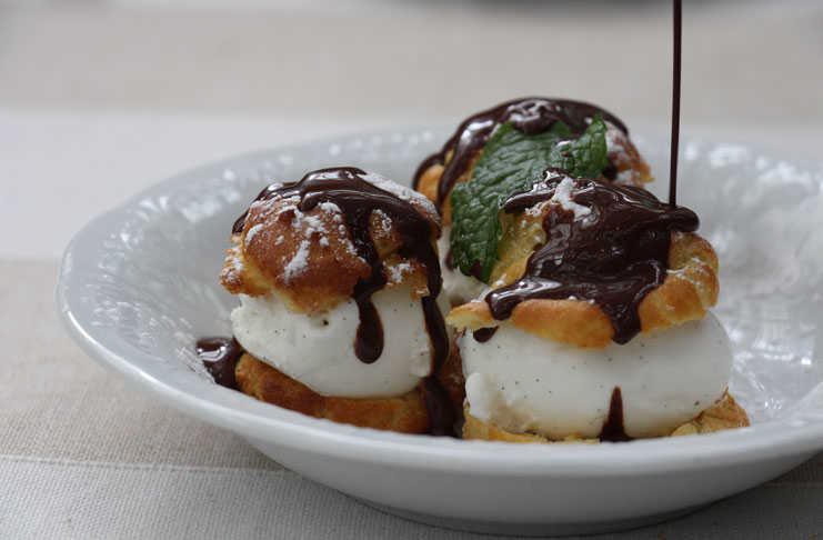 Profiteroles para terminar la comilona