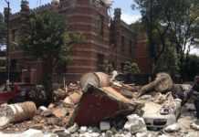 Reportan personas atrapadas en dos edificios de la ciudad sismo-5