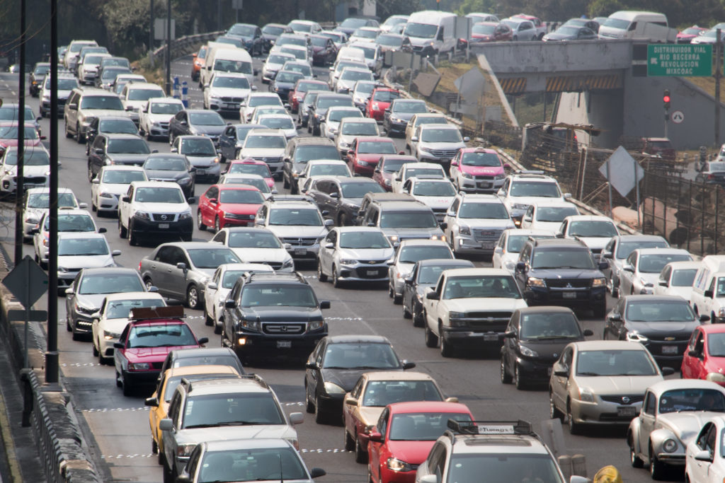 El primer semestre del 2018 la calidad del aire será mala debido a la extensión de la verificación vehicular.