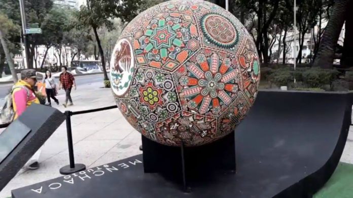 arte huichol en Reforma