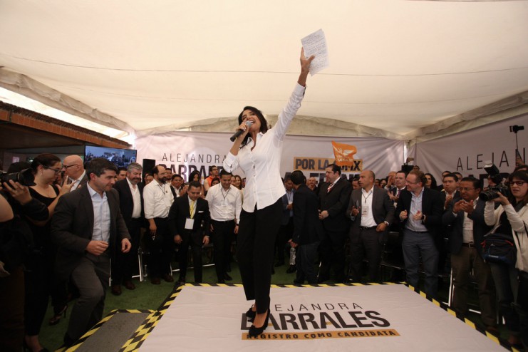 Quién es Alejandra Barrales