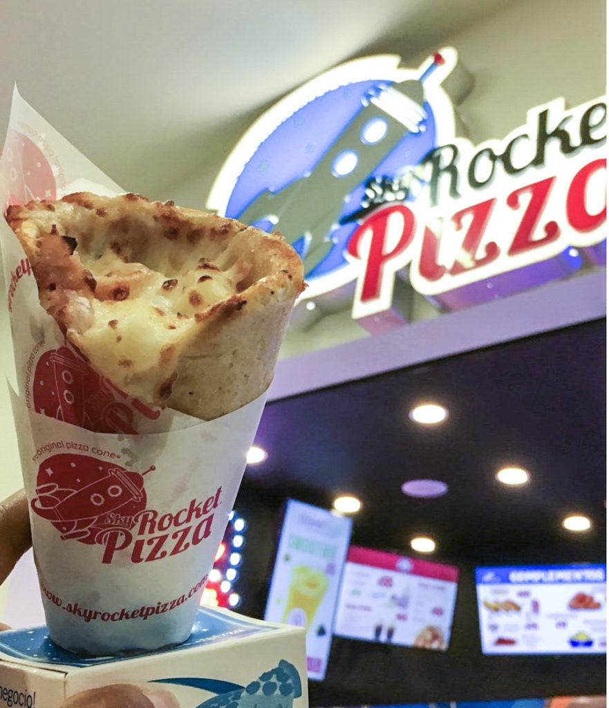 Sky Rocket Pizza la nueva forma de comer pizza en cono