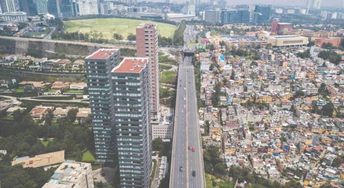 Fotos en Santa Fe desde un drone para la portada de Desigualdad OCT de Chilango