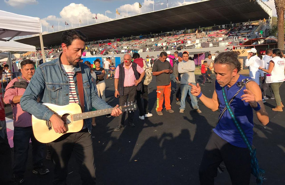 Café Tacvba en la caravana migrante