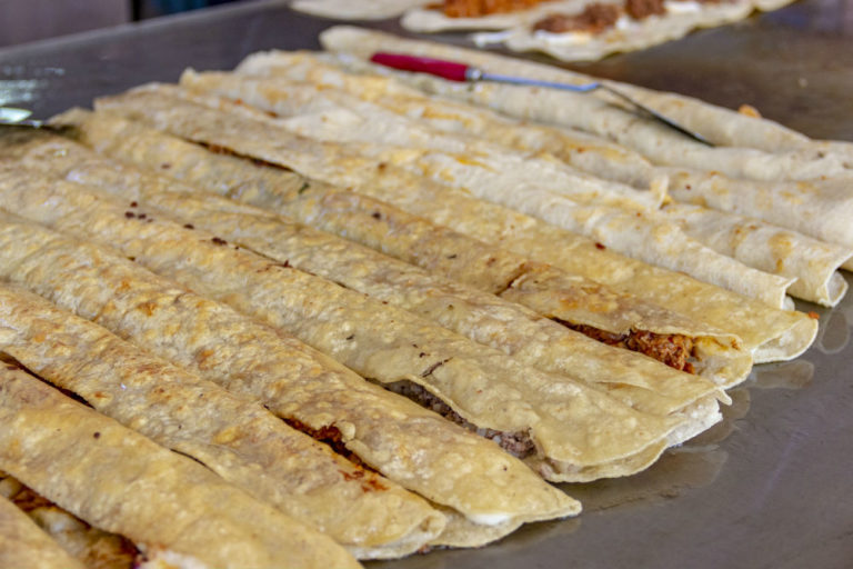 chilango GraSabroso los deliciosos y GIGANTES machetes de Amparito?