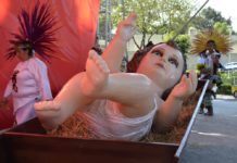 ¡Que enorme bendición! Presentan al Niño Dios más grande del mundo ¡Que bendición tan grande! Presentan al Niño Dios más grande del mundo