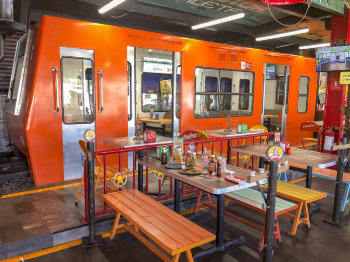 the taqueria del Metro