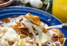 Desayuno ganador: chilaquiles con camarones y enfrijoladas con marlin 👌 BUFFET DE CHILAQUILES