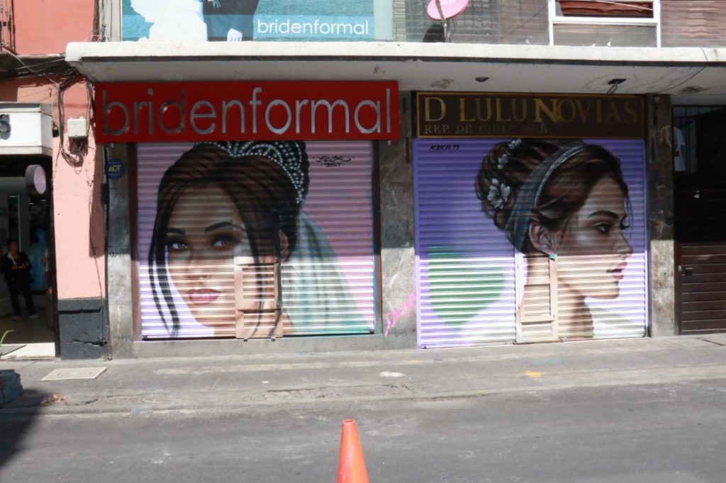 Calle de las novias nueva galería de arte urbano cortina2