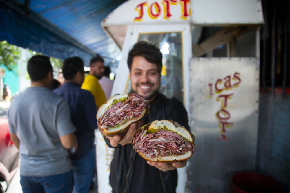 Tortas de Vallejo: tortas gigantes de lengua