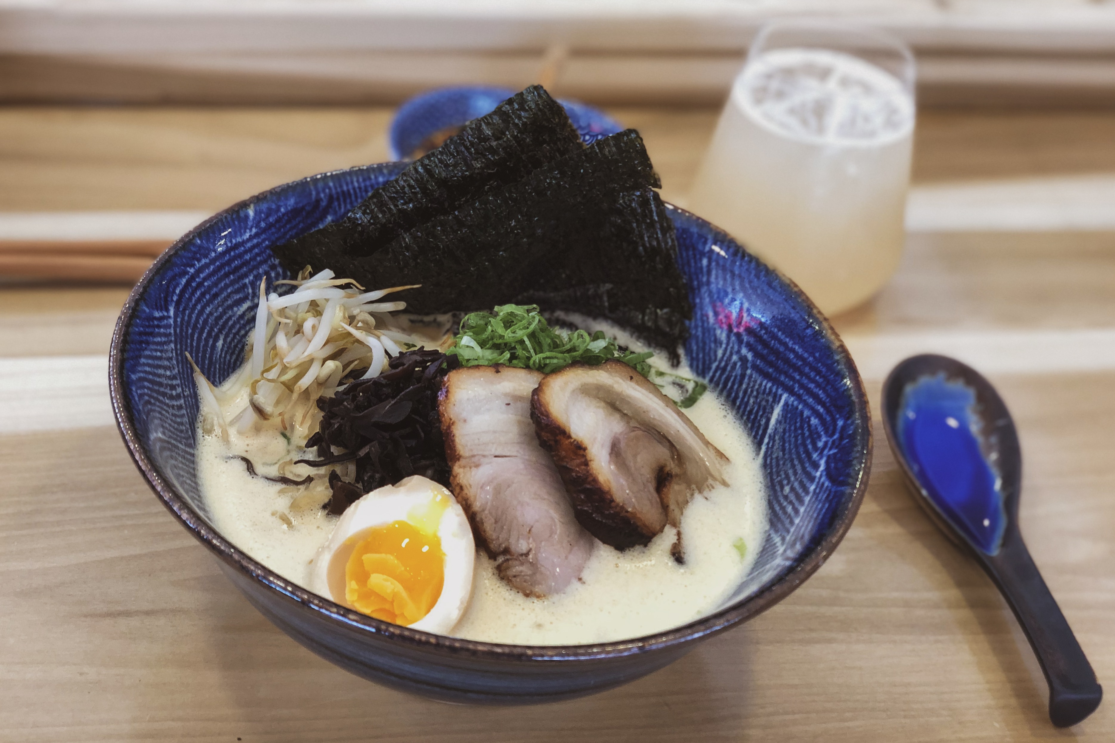 hamburguesa de ramen en CDMX