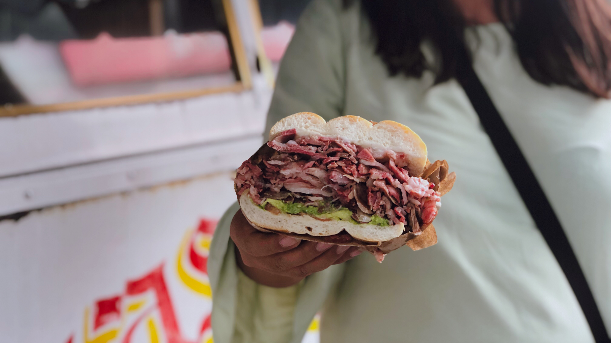 Tortas de Vallejo: tortas gigantes de lengua