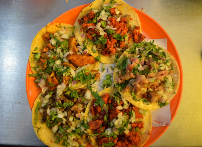 chilango ¡Éntrale a la comedera en la Feria del taco en Neza!