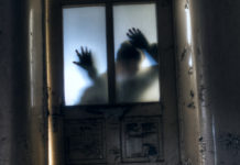 Descubre a los asesinos seriales más despiadados en esta casa