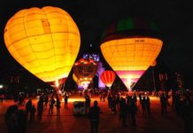 globos aerostaticos en el monumento