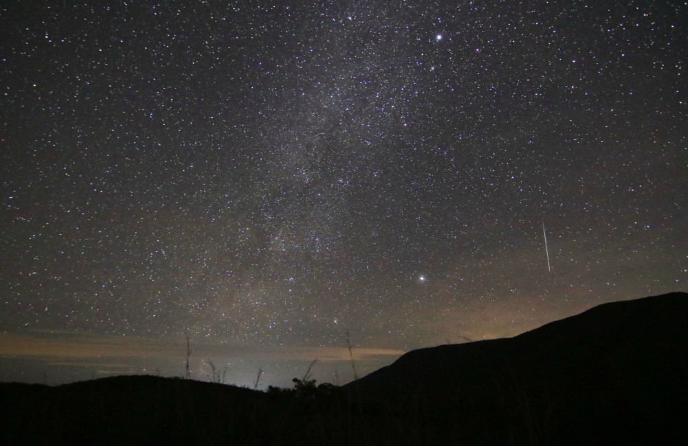 asomate-a-la-ventana-habra-lluvia-de-estrellas