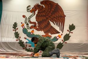 se-levanta-en-iztapalapa-mi-bandera-asi-elaboran-este-simbolo-patrio