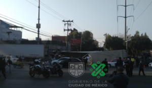 vuelca-trailer-en-eje-4-sur-reportan-un-muerto