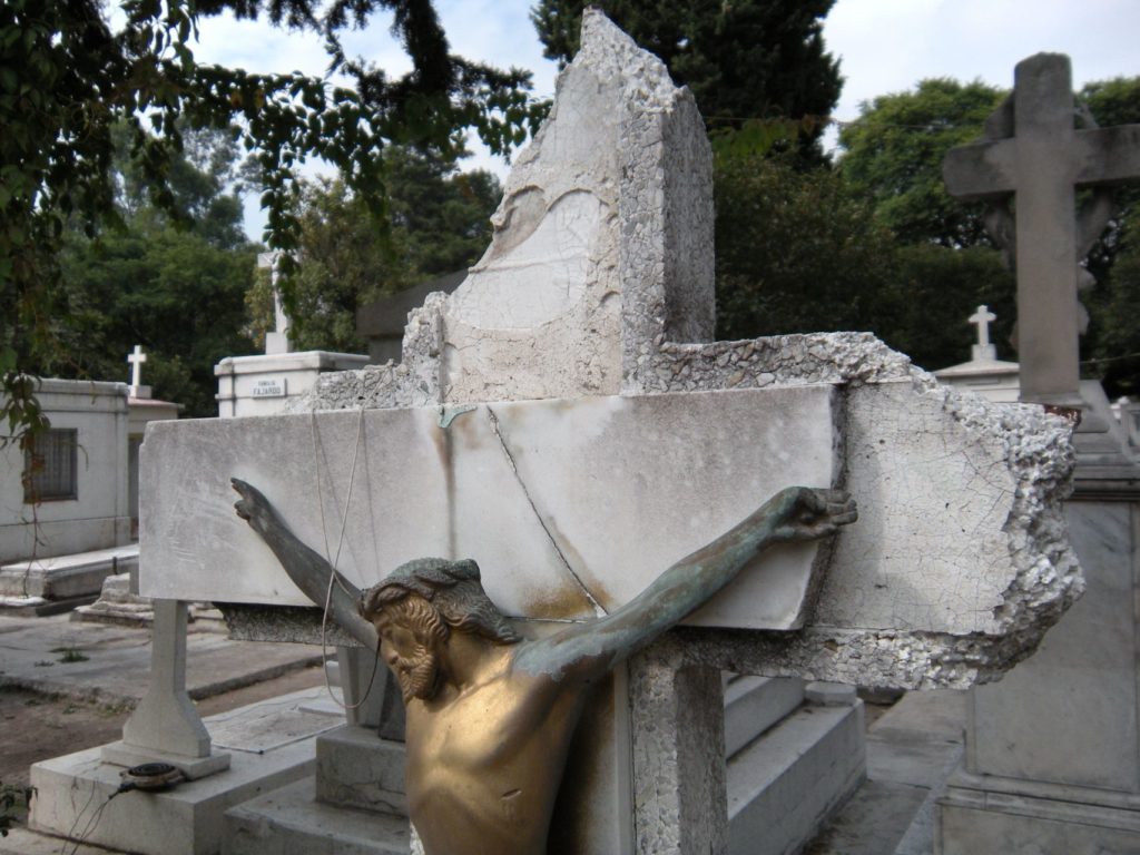 tumba milagrosa en el Panteón Español