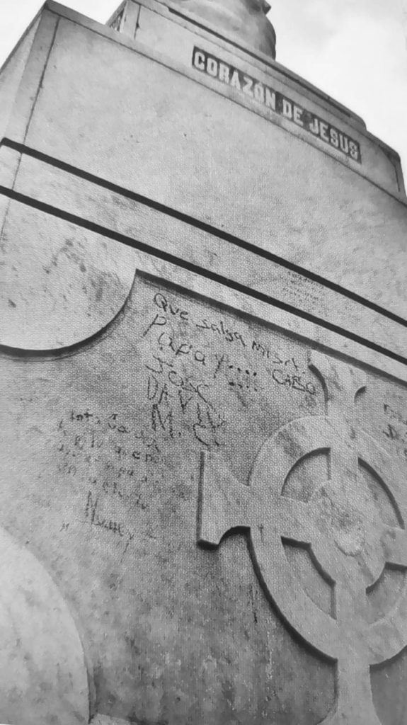 tumba milagrosa en el Panteón Español