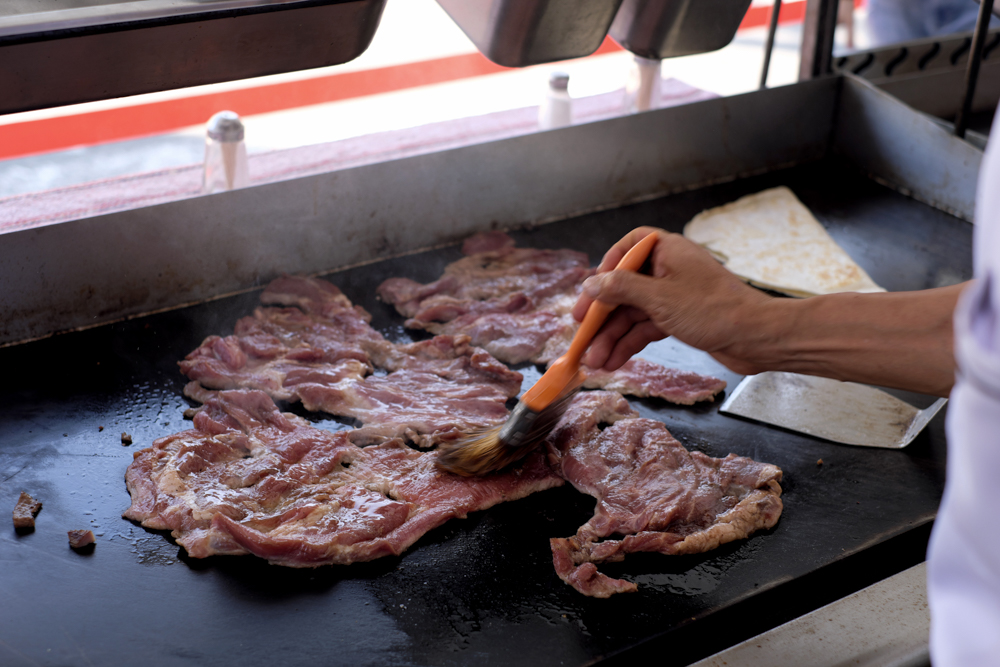 chilango Quesadillas gigantes (de harina) con carnes asadas en