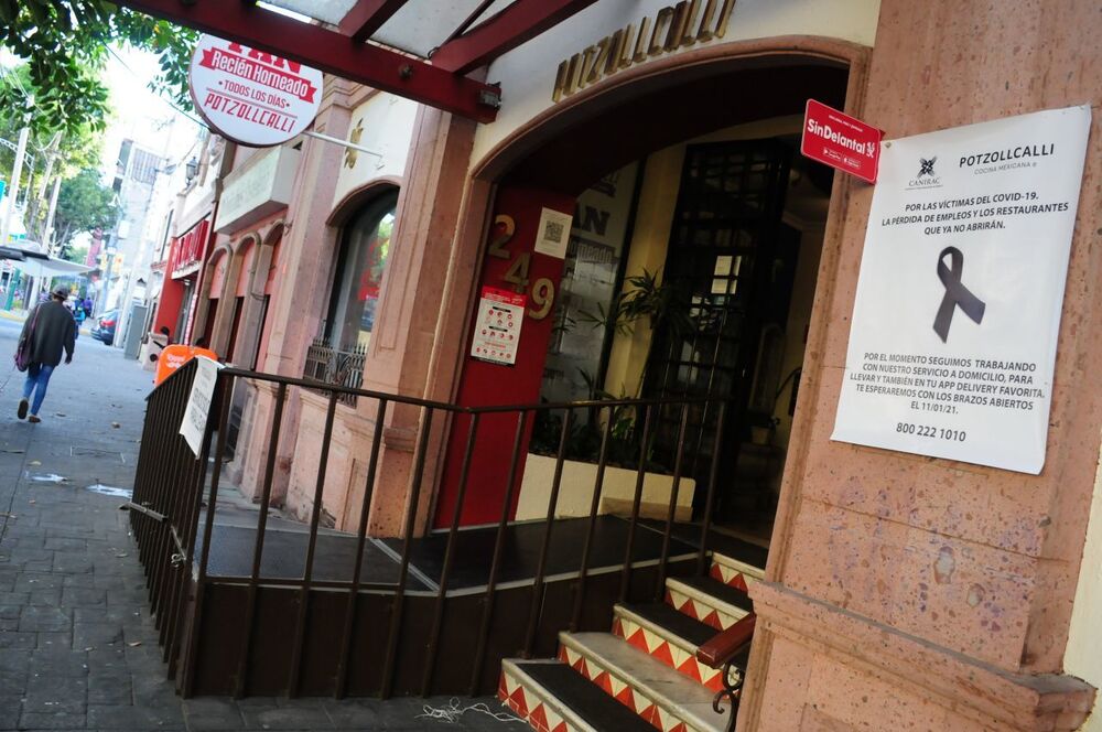 Pese a sanciones, restaurantes de CDMX abren en semáforo rojo