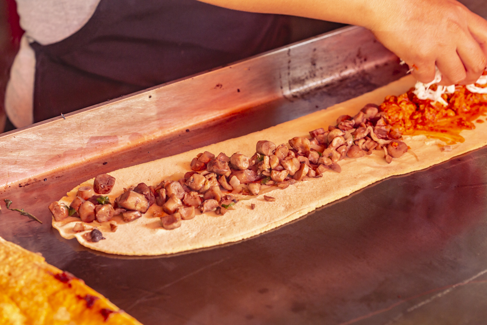 chilango El Quesadillón Loco quesadillas de más de medio metro